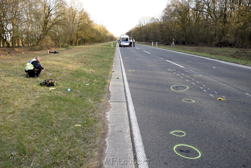 Schwerer VU Krad Fahrrad Koeln Porz Alte Koelnerstr P198.JPG - Miklos Laubert